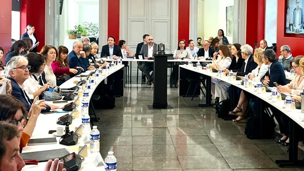 Nîmes : conseil municipal, quand un point juridique entraîne une levée de séance