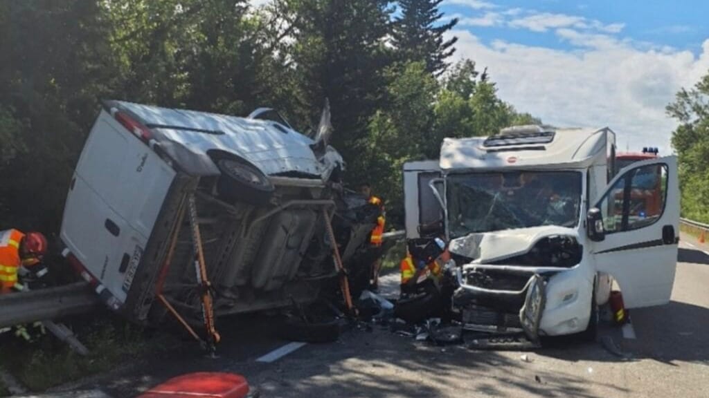 Gard : choc frontal entre un camping-car et un fourgon, deux blessés graves