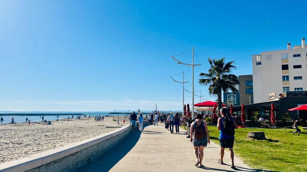 Linda Mansouri. Grau du Roi plage