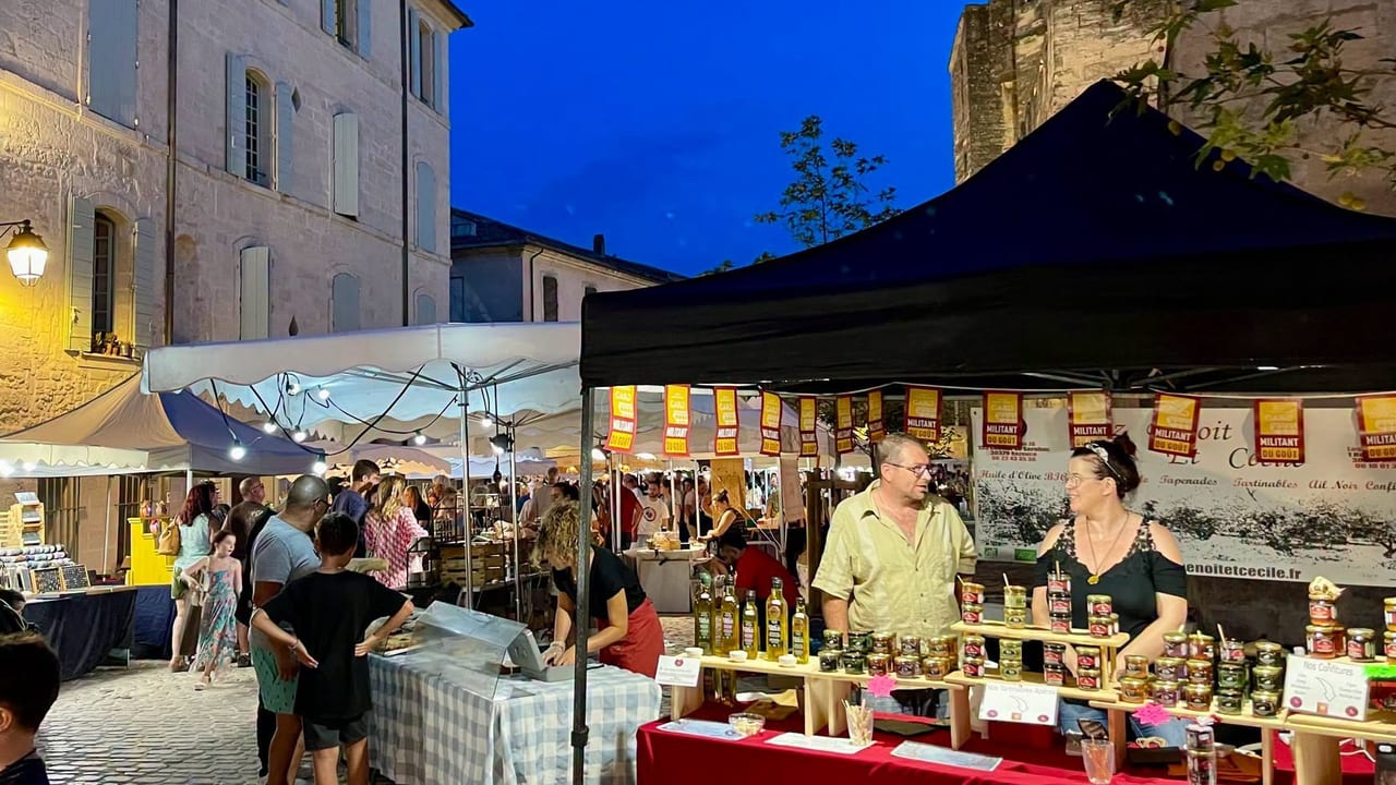 Marché nocturne Uzès, photo Ville d'Uzès