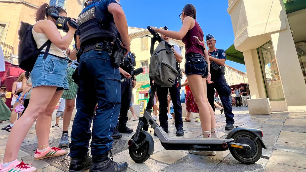 Nîmes : trottinettes électriques, de nouvelles règles et une phase de prévention. Photo Linda MANSOURI
