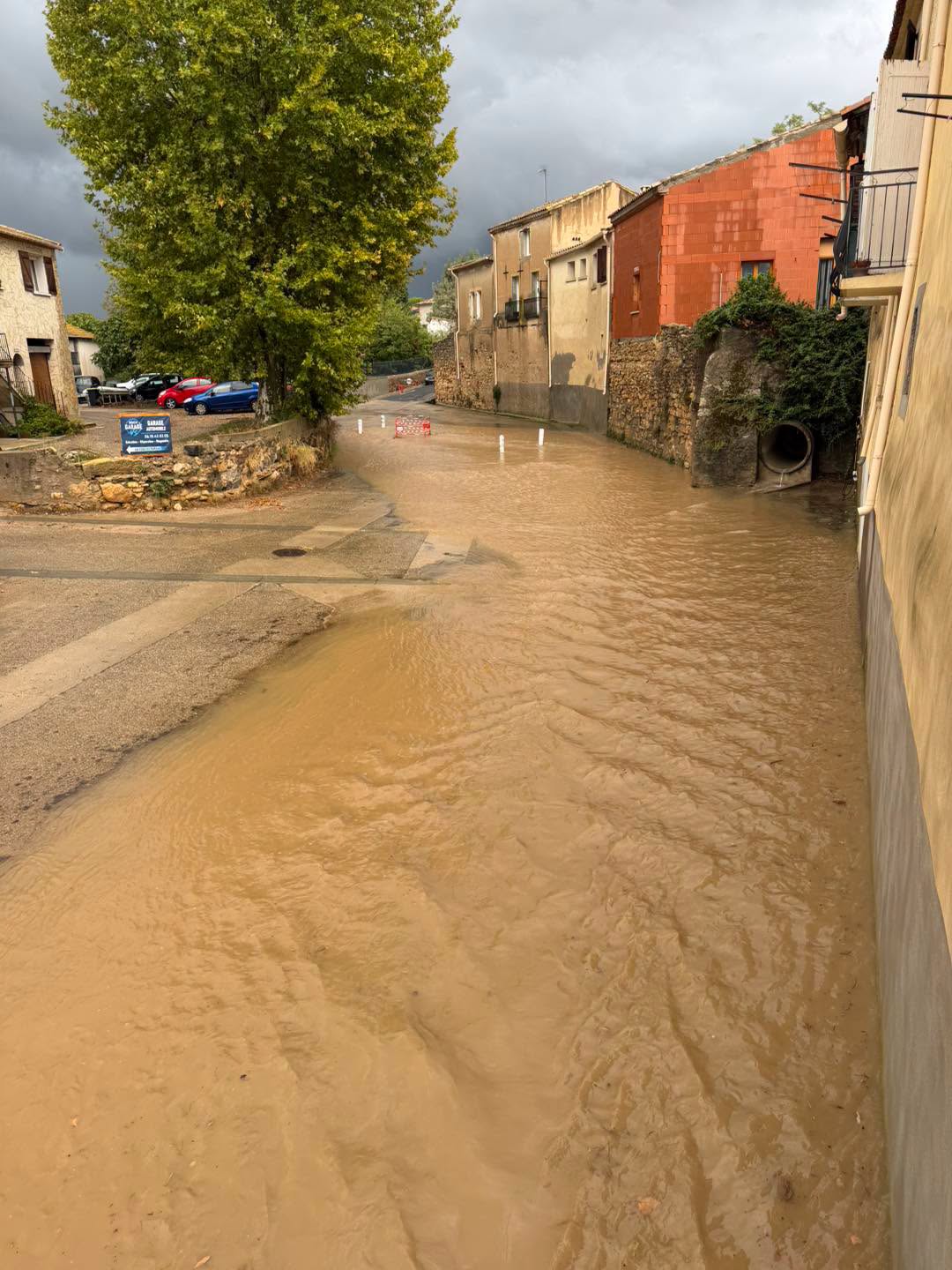 Inondations à Servian