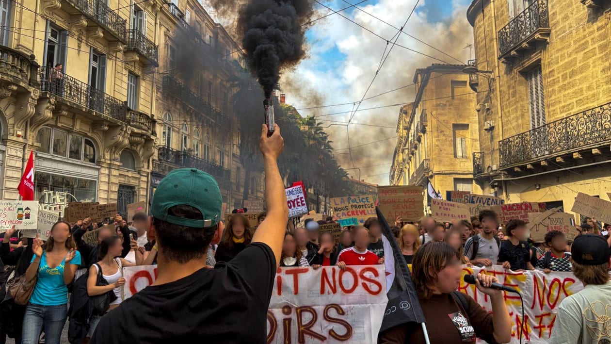 Des milliers de lycéens, étudiants, professeurs, parents d'élèves, syndicats et travailleurs de la fonction publique ont défilé dans les rues de Montpellier.